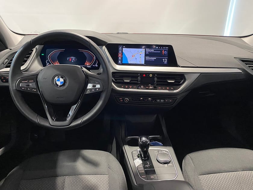 Bild 3 av BMW 118i 118 4,95% ränta Farthållare med bromsfunktion
