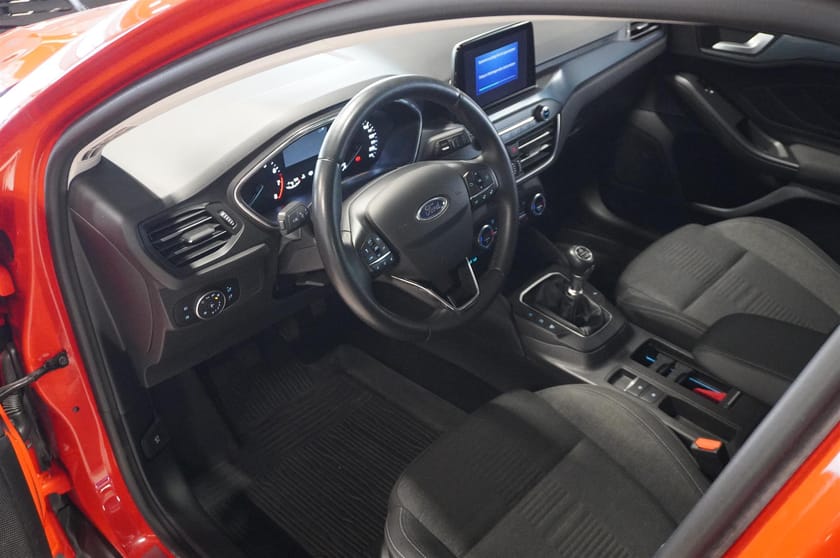 Bild 4 av Ford Focus Active Kombi 1.0 EcoBoost Hybrid Manuell, 125hk Backkamera Adaptiv Farthållare Rattvärme