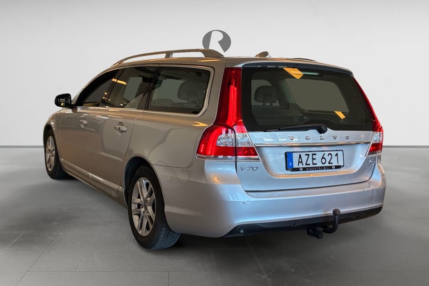 Bild 4 av Volvo V70 D2 115 HK AUT SUMMUM DRAG D-VÄRM SKINN VOC KAMREM BYTT