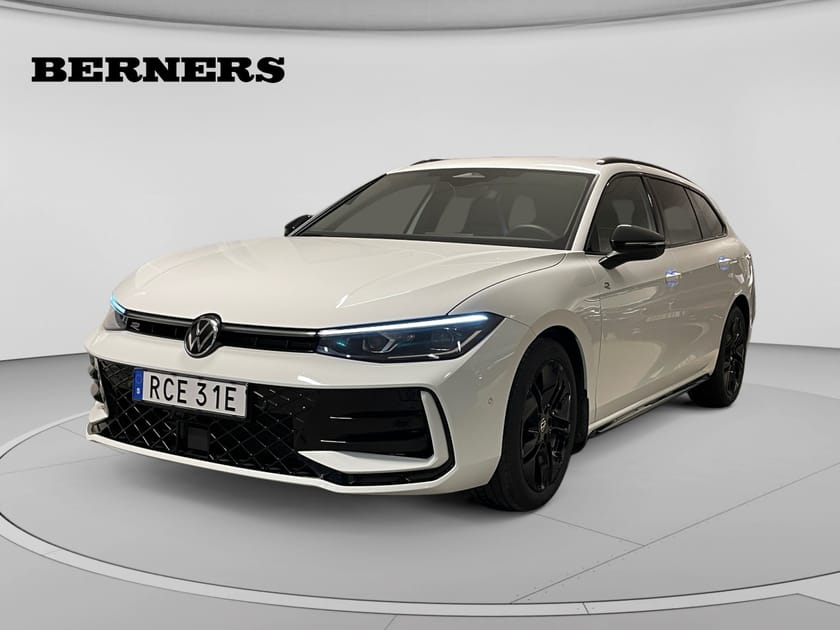 Bild 1 av Volkswagen Passat Sportscombi TDI 200 DSG 4-M / R-line black / Drag / Värmare