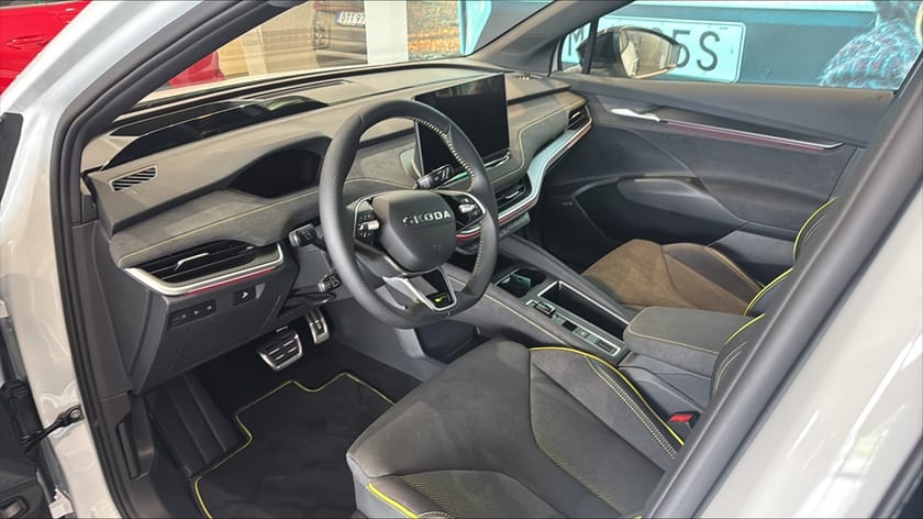 Bild 4 av Škoda Enyaq RS 82 KWH 340 HK 4X4 DRAG / VÄRMARE