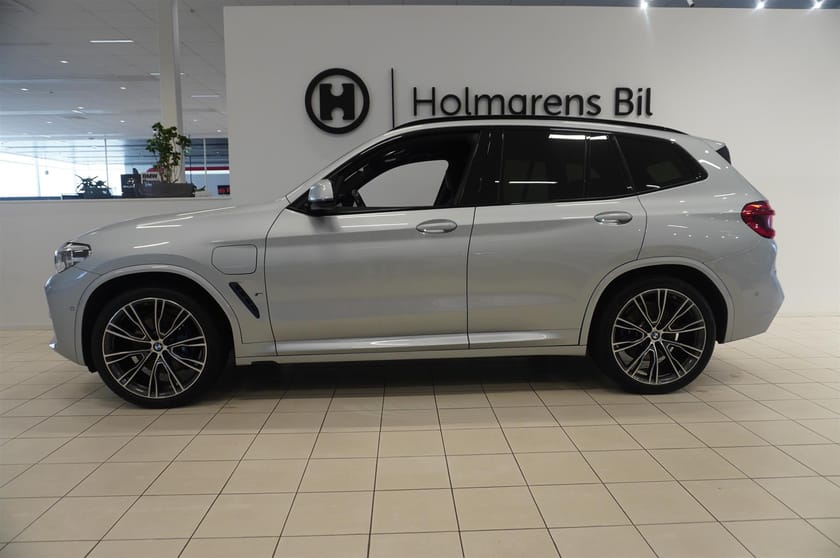 Bild 3 av BMW X3 xDrive30e M Sport M Sportstolar 21 Lm Nav hk Ljud