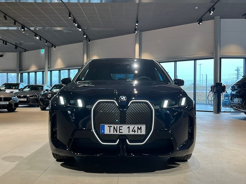 Bild 2 av BMW iX xDrive60 M Sport Supercharged B&W 4,95%