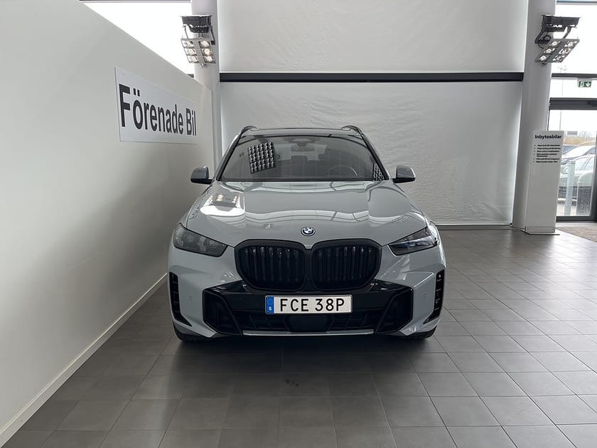 Bild 2 av BMW X5 xDrive50e M Sport Pro Innovation Panorama H/K Drag