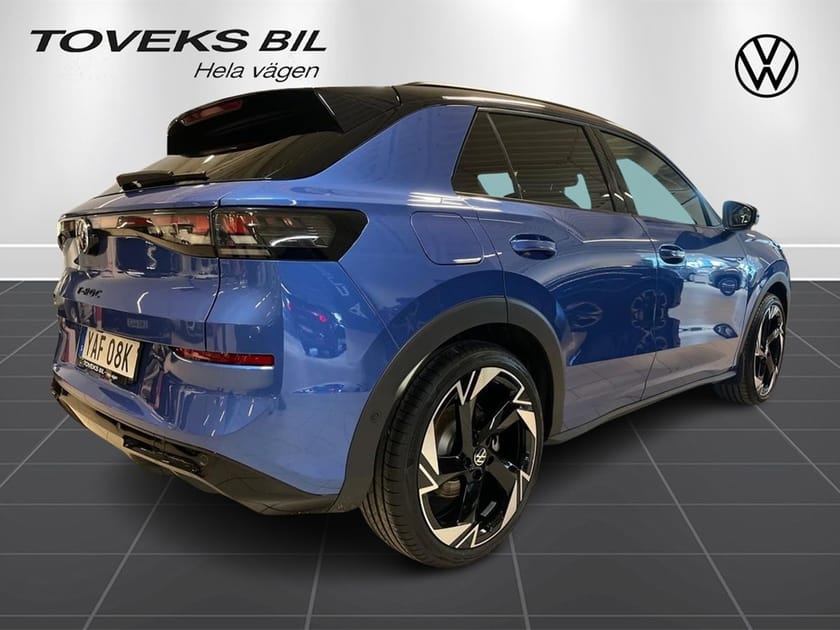 Bild 5 av Volkswagen T-Roc R-Line Black eTSI 150hk I Drag I OMG LEV