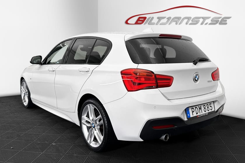 Bild 3 av BMW 118d M-Sport/ NAVI/ 18" FÄLGAR/STORA SKÄRMEN