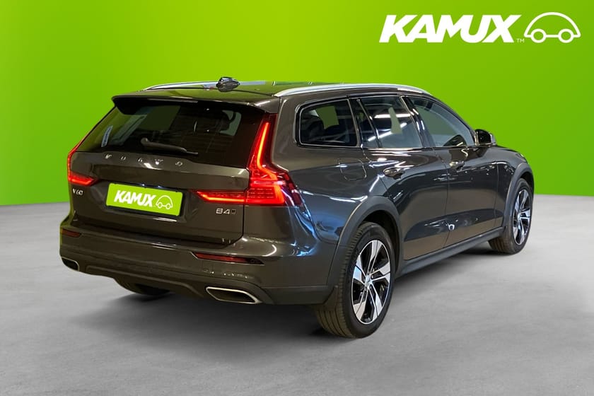 Bild 4 av Volvo V60 Cross Country Momentum B4 AWD 197hk Skinn Drag GPS
