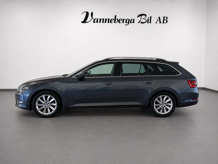 Bild 4 av Škoda Superb Kombi Skoda 2.0 TDI Style Euro 6 kamrem bytt
