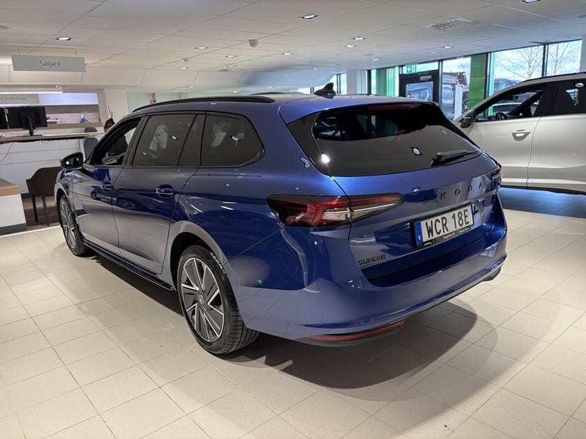 Bild 2 av Škoda Superb iV Kombi SPORTLINE 1,5 TSI 204 HK 6 VXL DSG