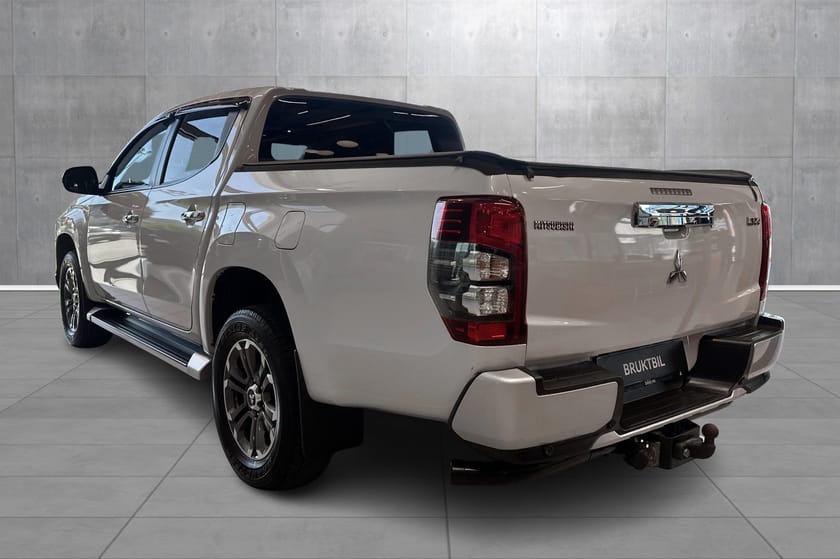 Bilde 3 av Mitsubishi L200 Dobbelcab D-Cab. Plantrekk, hengerfeste, ekstralys.