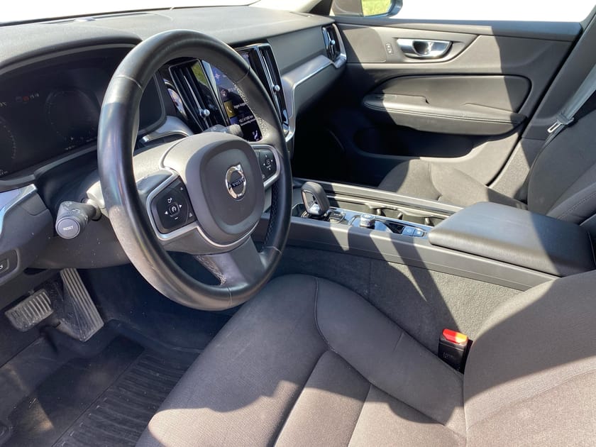 Bild 2 av Volvo V60 B4 Diesel Mom Adv Navi Pro Edition