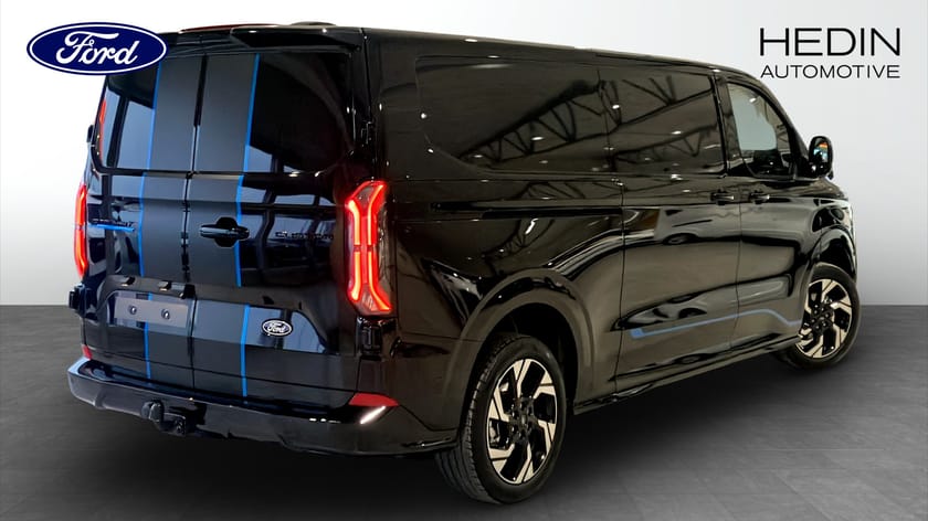 Bild 2 av Ford E-Transit Custom 340 340L Sport Skåp 218hk 0% ränta Demo Laddkort 15000kr ingår