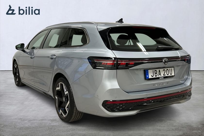 Bild 2 av Volkswagen Passat Sportscombi 2.0 TDI 193hk 4M R-Line Värmare Drag IQ-Light