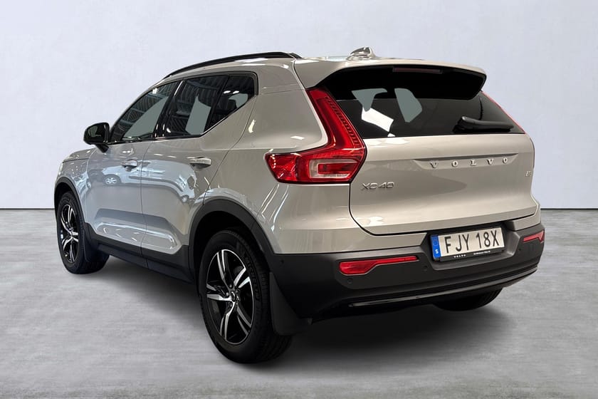 Bild 4 av Volvo XC40 B3 FWD Bensin Plus Dark