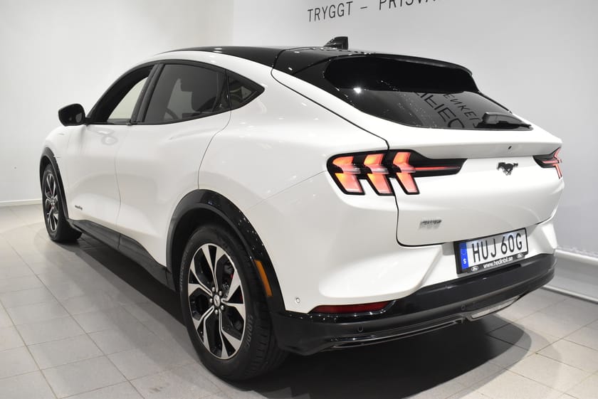 Bild 3 av Ford Mustang Mach-E Standard Range AWD 269hk Teknikpaket + | Pano | B&O