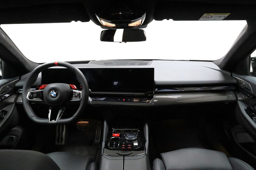 Bild 3 av BMW M5 Touring | Ultimate Package | Keramiska bromsar | B&W