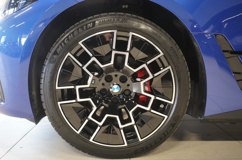 Bild 4 av BMW i4 eDrive40 Gran Coupé Elbil M Sport Active Edition M Sport Pro Drag hk Innovation Driving Ass Professional Parking Ass Plus Komfortöppning