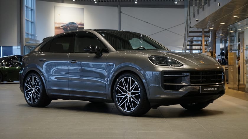 Bild 1 av Porsche Cayenne Coupé E-Hybrid Black Edition