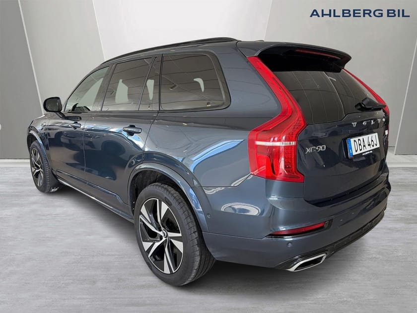 Bild 3 av Volvo XC90 7 Säten Recharge T8 R-Design 7-säten, Loungepaket, Ljuspaket, Aktiv Chassi Luftfjädring, Nappa Läder Ventilerat, Dragkrok Halvautomatisk, Navigation
