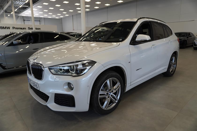 Bild 3 av BMW X1 xDrive20d M-Sport Automat Drag Backkamera HiFi Rattvärme