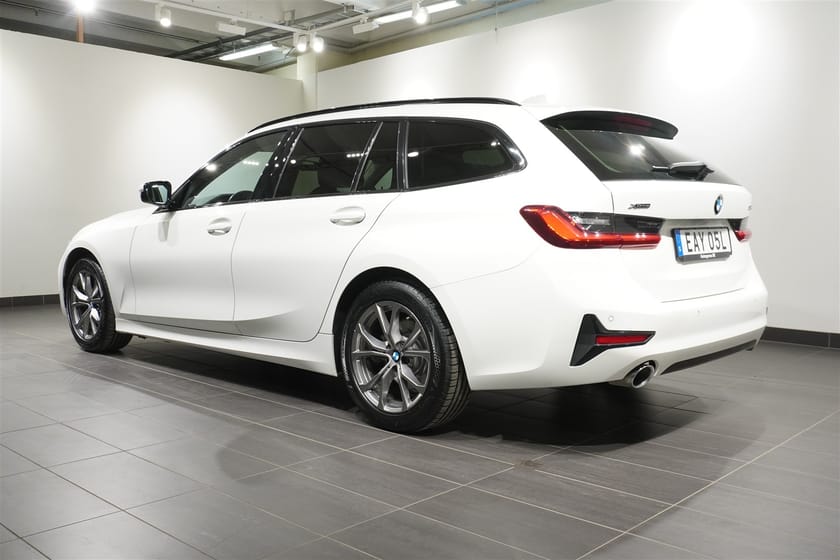 Bild 3 av BMW 320d xDrive Touring Sport Line Drag HiFi Connected