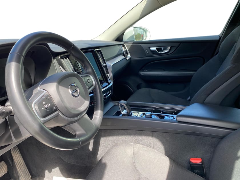 Bild 2 av Volvo V60 B4 Diesel Mom Adv Navi Pro Edition