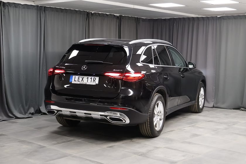Bild 2 av Mercedes-Benz GLC 220 d 4MATIC Avantgarde premium vinterpaket pano