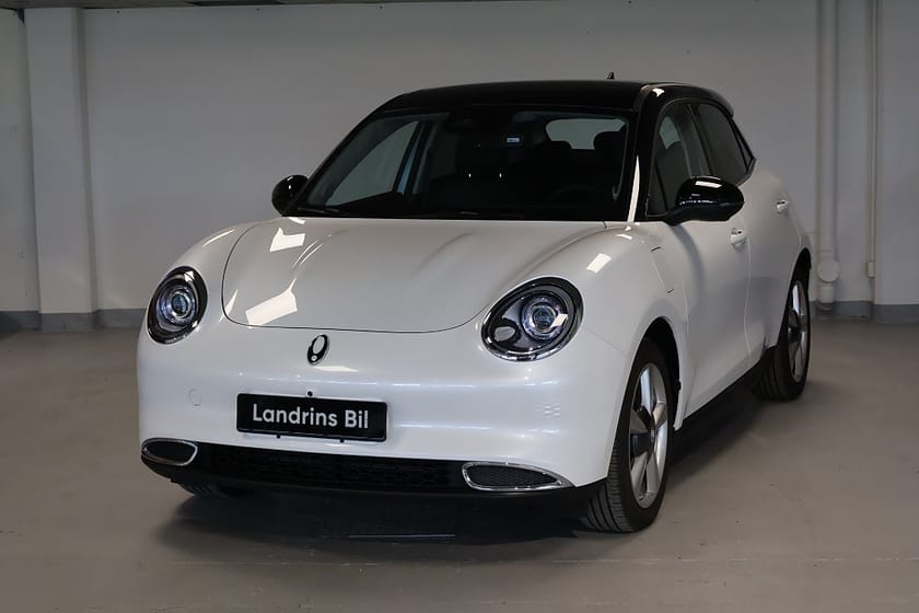 Bild 1 av ORA Funky Cat 300 Pro Electric OBS SPARA 115.000kr 310km Skinn 360