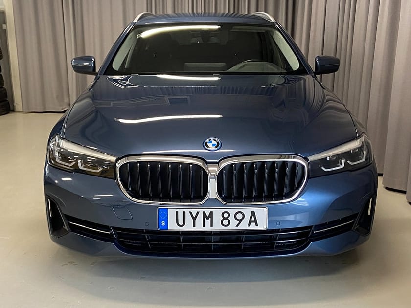 Bild 3 av BMW 530e xDrive Touring 292hk Plug-in Hybrid Drag Navi Skinn