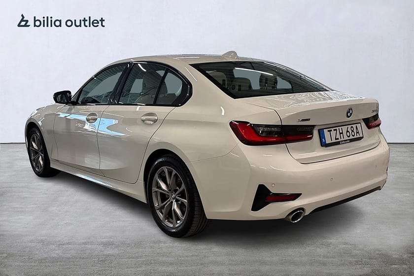 Bild 3 av BMW 320d xDrive Sedan 320 Navi Helskinn PDC Fram&Bak P-värmare