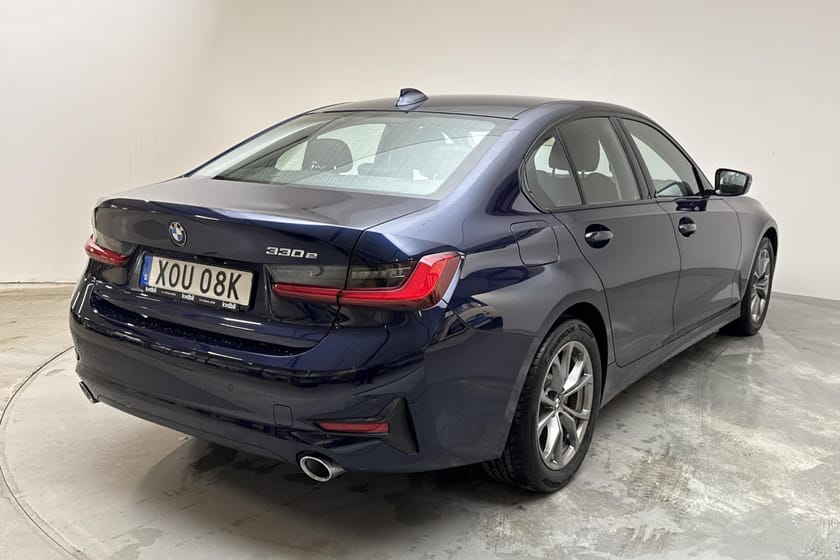 Bild 3 av BMW 330e Sedan 330 292hk Sport Line GPS Backkamera