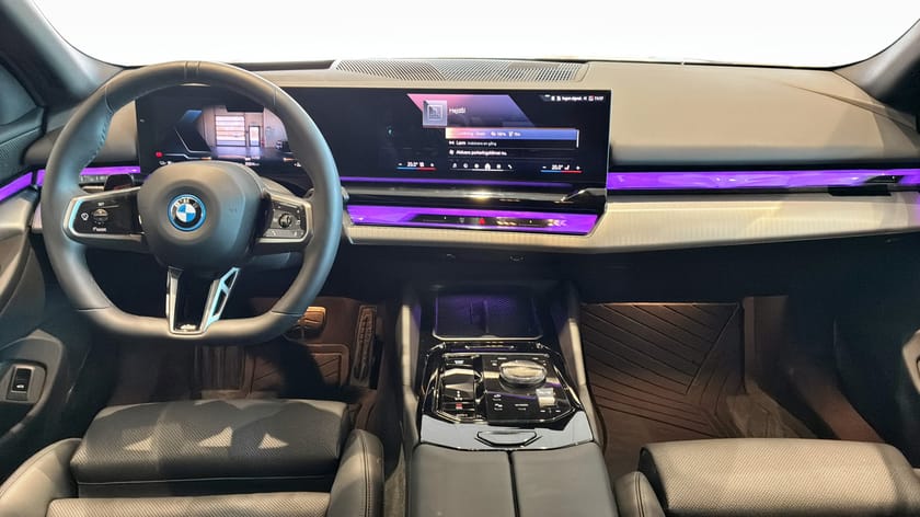 Bild 4 av BMW i5 xDrive40 Touring M sport business, M sport pro