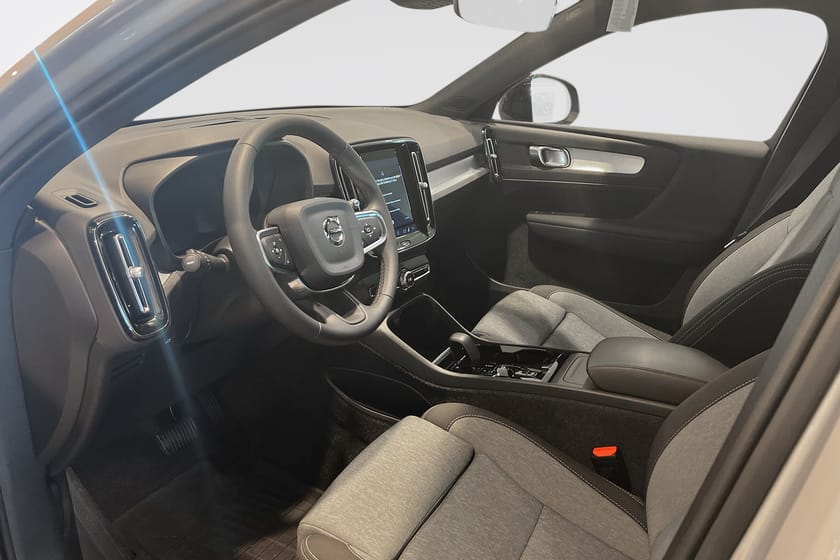 Bild 5 av Volvo XC40 B3 FWD Bensin Plus Dark