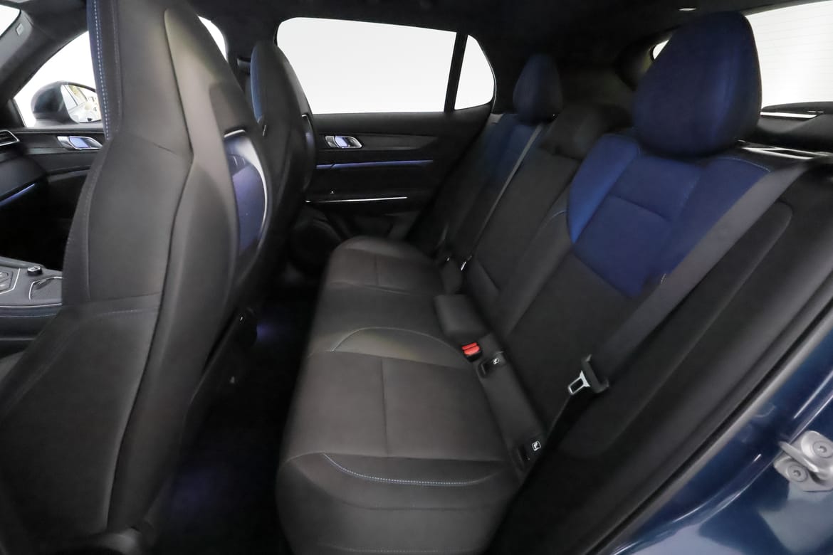 Lynk & Co 01 2023 - miniatyr 24