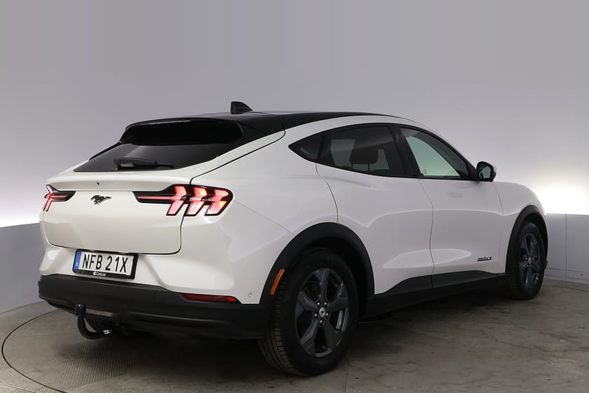 Bild 5 av Ford Mustang Mach-E Long Range RWD Teknik+ Pano Elstol Drag