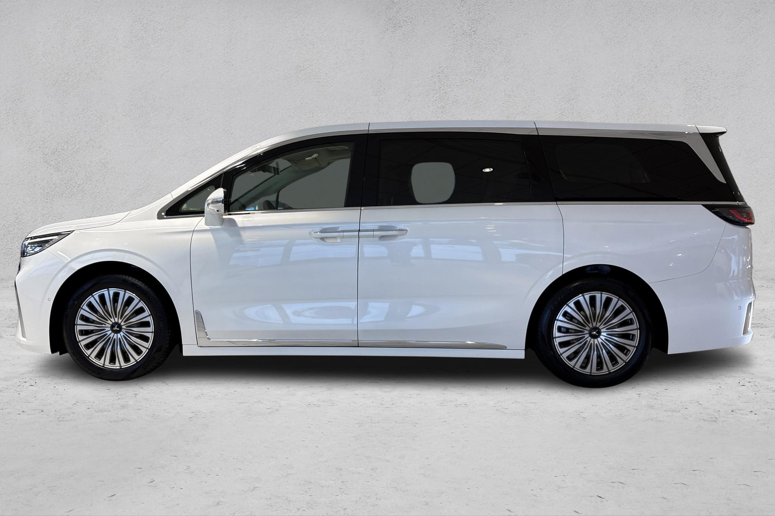 Thumnail bilde 1 av Voyah Dream