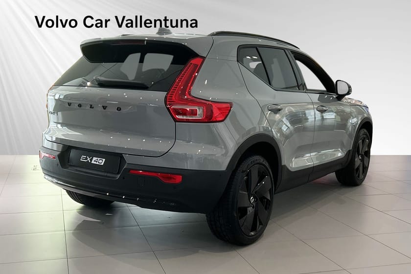 Bild 5 av Volvo EX40 Single Motor Extended Range M R Plus Black SE