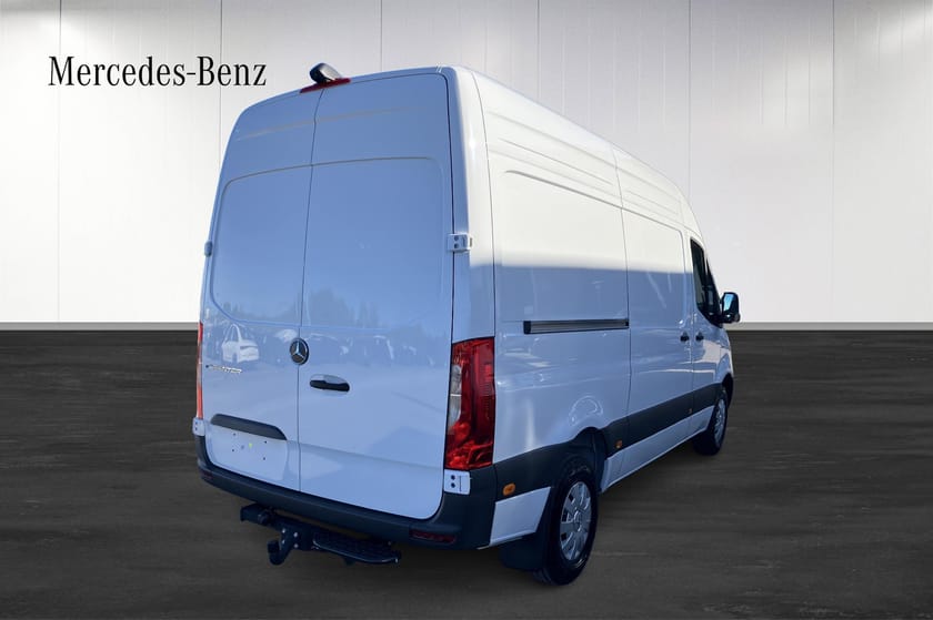 Bild 4 av Mercedes-Benz eSprinter 320 81 kWh Kampanjerbjudande där även fria vinterhjul ingår