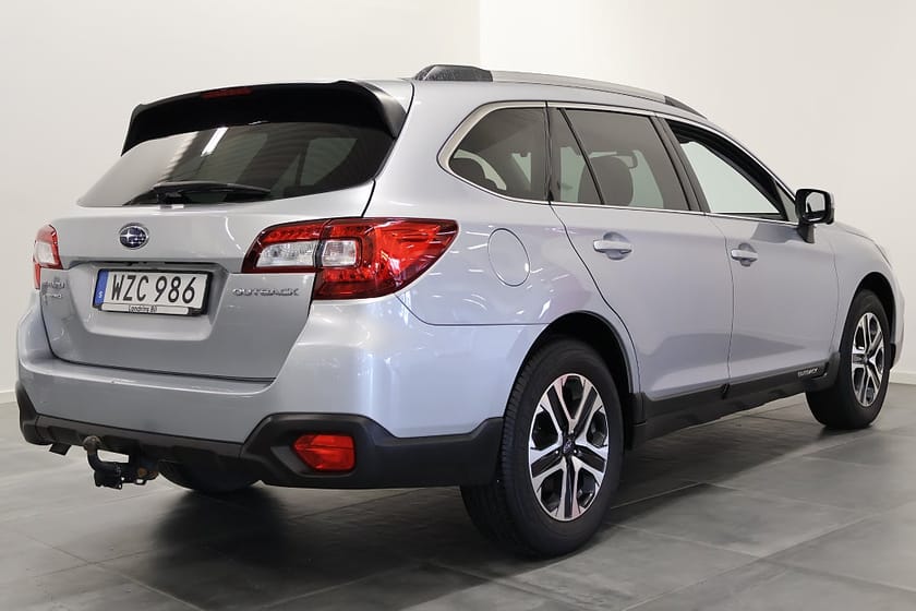 Bild 3 av Subaru Outback 2.5 4WD Drag / V-Hjul / Kamera / M-Värm / CarPlay