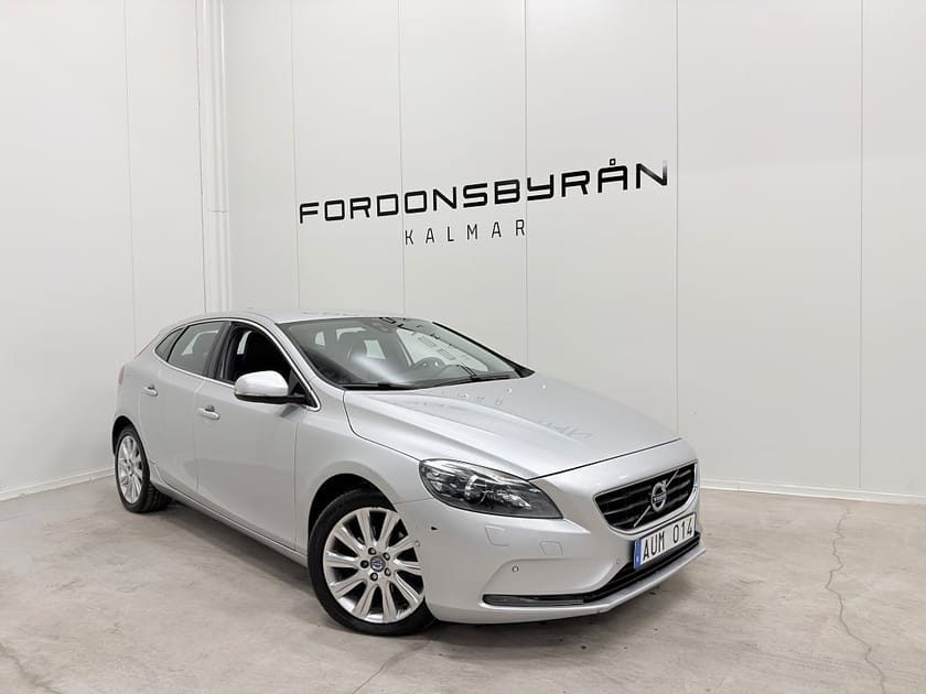 Bild 1 av Volvo V40 D2 Summum 1-Ägare D-värm Kamera Skinn Drag