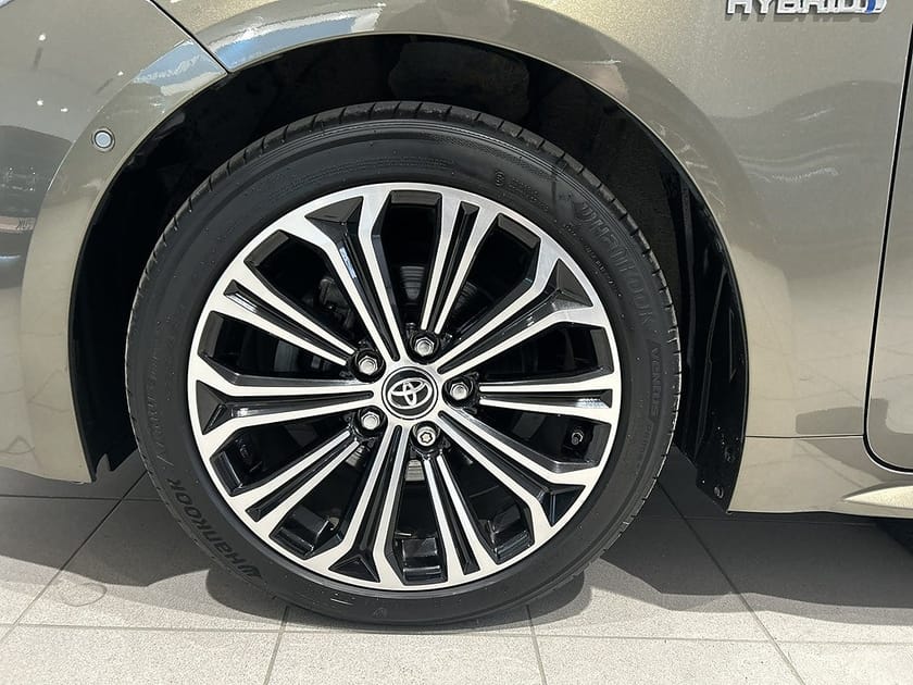 Bild 4 av Toyota Corolla Touring Sports Hybrid e-CVT Drag|B-kamera|Ledramp
