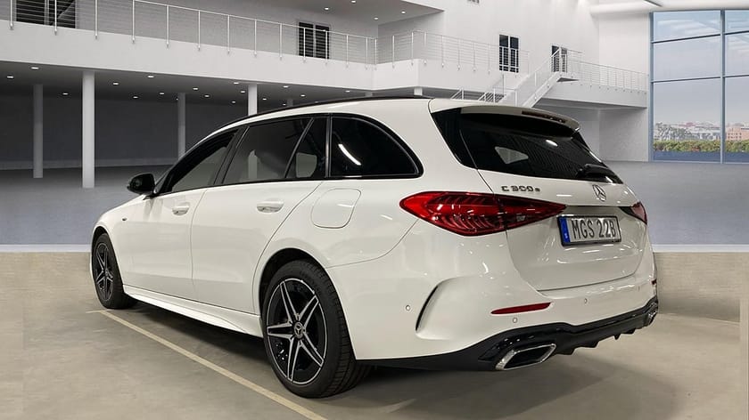 Bild 3 av Mercedes-Benz C 300 T e C300 AMG Line | Drag | Backkamera | Minnespaket |