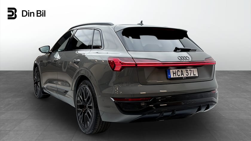 Bild 3 av Audi Q8 55 e-tron quattro S-Line Edition Läder S-Sportsäten Drag