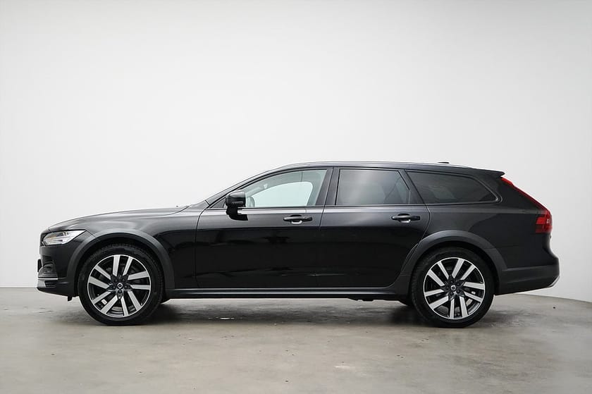 Bild 3 av Volvo V90 Cross Country B5 AWD / 250hk / B&W / 360°