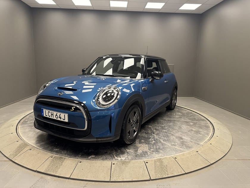 Bild 1 av MINI Cooper SE / Essential / Driving Assistant / Vinterhjul
