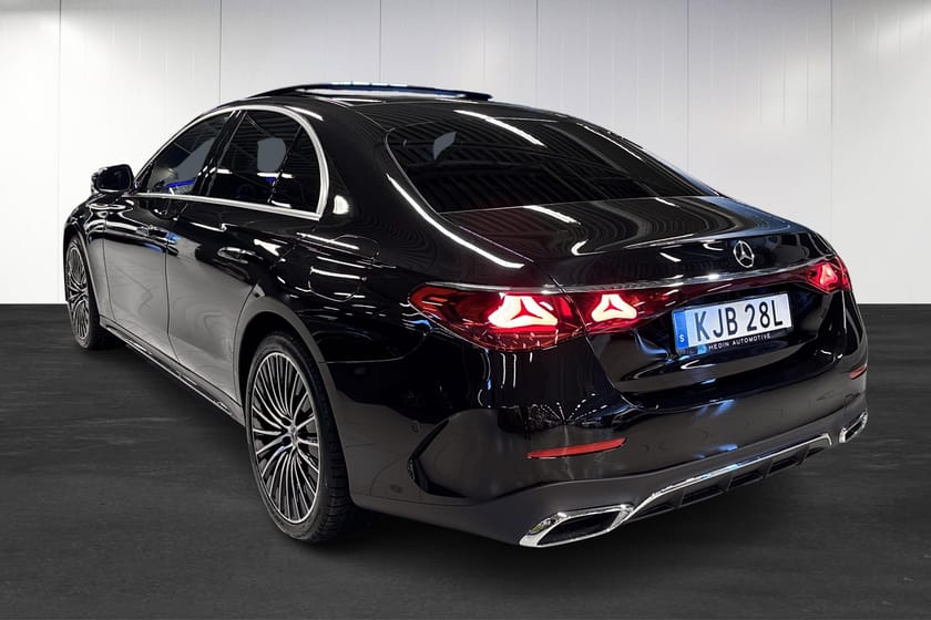 Bild 4 av Mercedes-Benz E 300 d e 4MATIC DE Premium | AMG | Superscreen | Pano | Burmester |