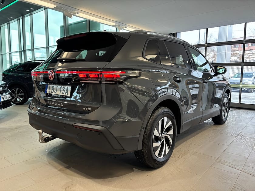 Bild 4 av Volkswagen Tiguan 1.5 eTSI *SUPER DEAL fr. 2 799 kr/mån* Drag + värme pkt
