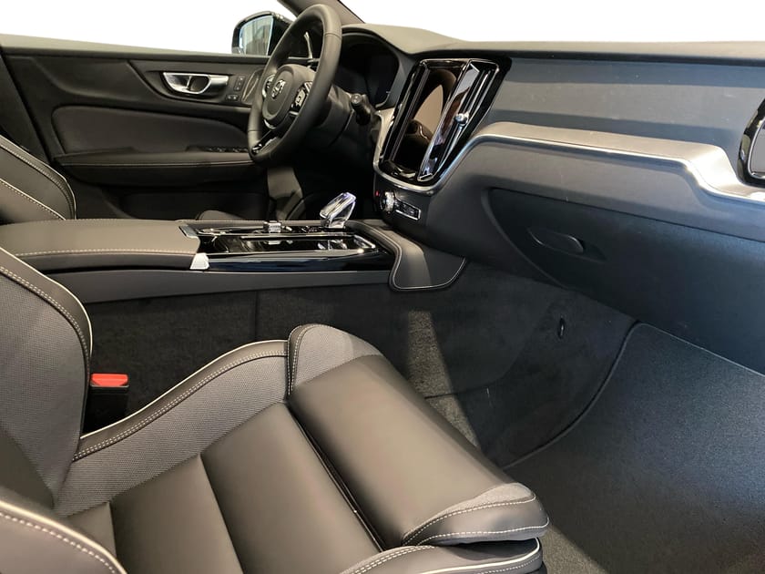 Bild 4 av Volvo V60 T8 Plus Dark Nordic Edition - Demobil