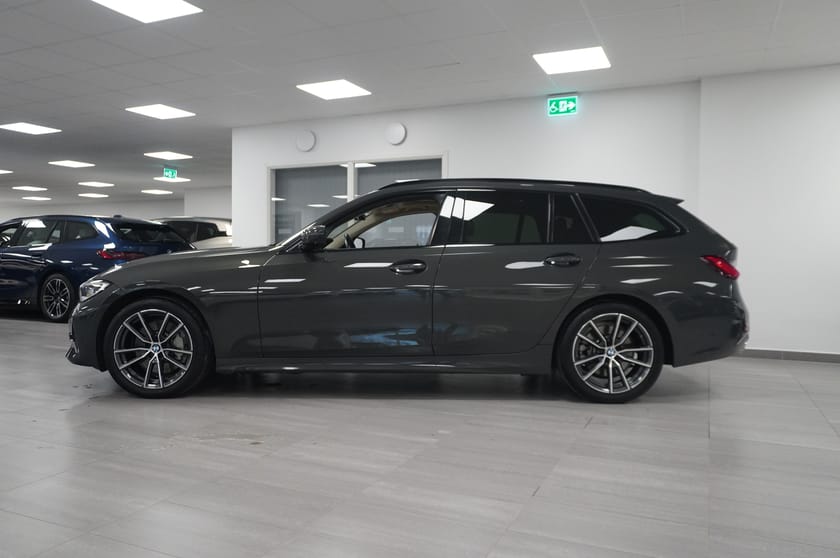 Bild 5 av BMW 330i xDrive Touring Luxury Pano Fartpilot Laser Värmare