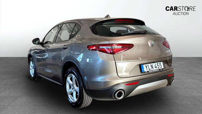 Bild 2 av Alfa Romeo Stelvio 2.2 | Backkamera | Helskinn |